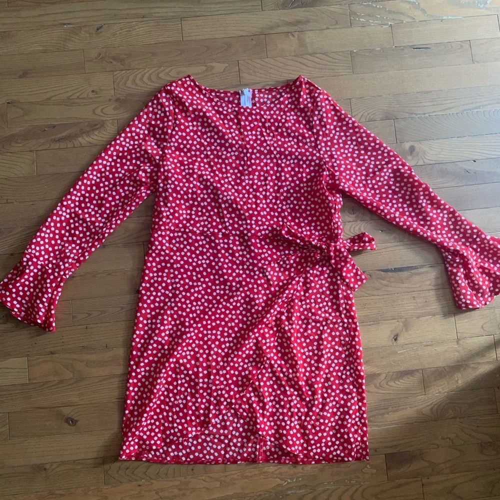 Long sleeve flower dress with bow 👗 size: medium